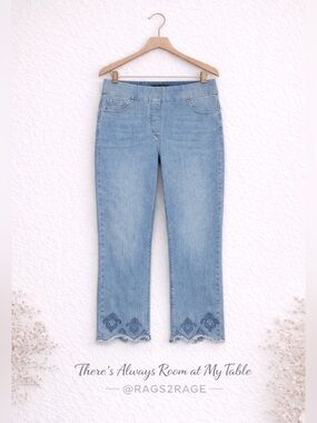 LUXE DENIM  Cropped Pants